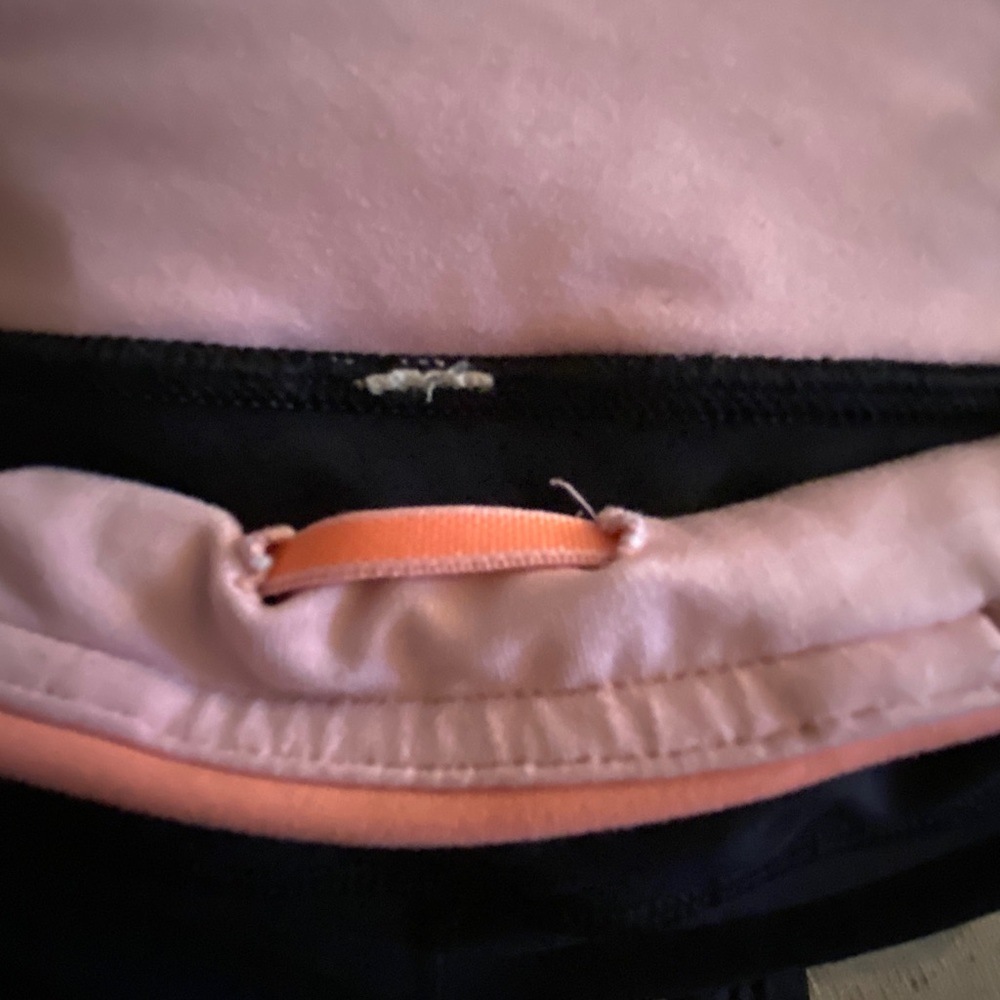 Lululemon Ladies leggings - Black w/peach stripe and waistband- Size 6 - Picture 6 of 8